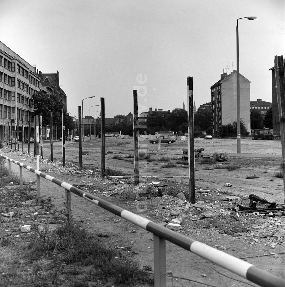 DDR-Bildarchiv: Berlin - Ehemaliger Mauerstreifen in Berlin - Kreuzberg