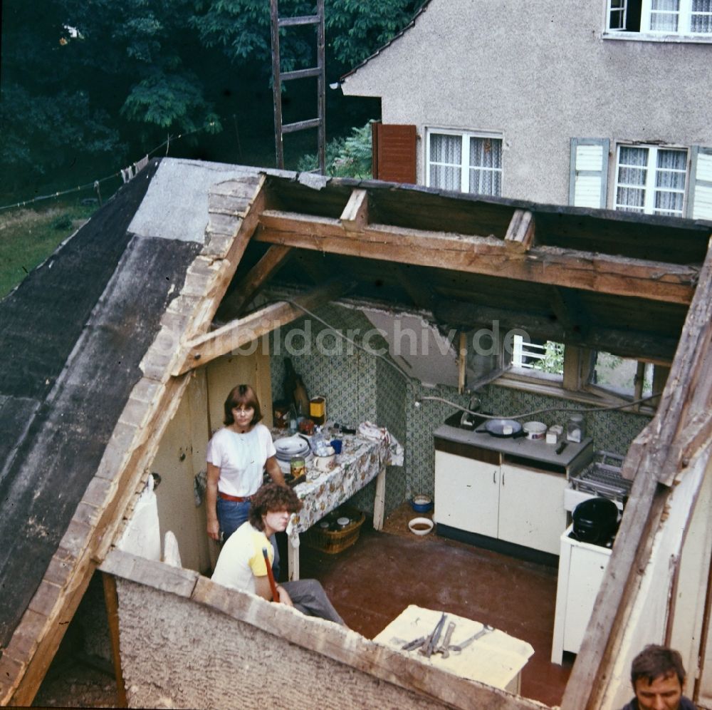 Potsdam: Eigenleistungs- Sanierung einer Denkmalschutz- Villa im Ortsteil Babelsberg in Potsdam in Brandenburg in der DDR