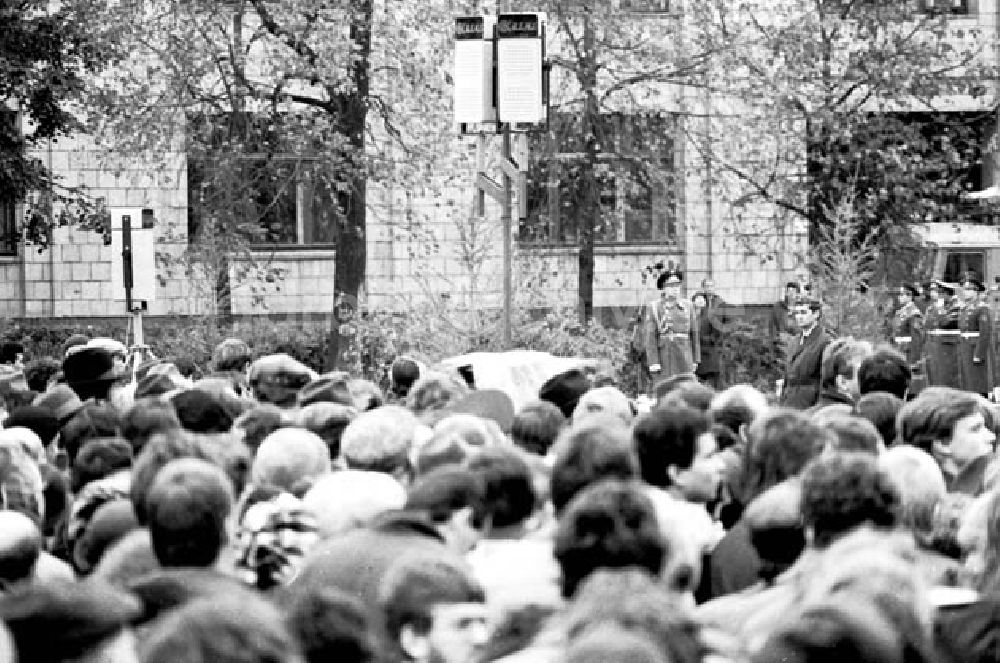 DDR-Fotoarchiv: Moskau - 00.10.1986 Einweihung des Ernst Thälmann Denkmals.Teilnahme von
