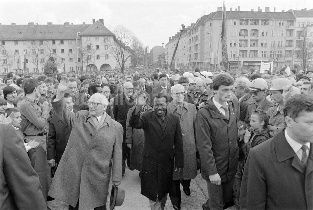 Berlin: Einweihung Thälmannpark mit Erich Honecker in Berlin
