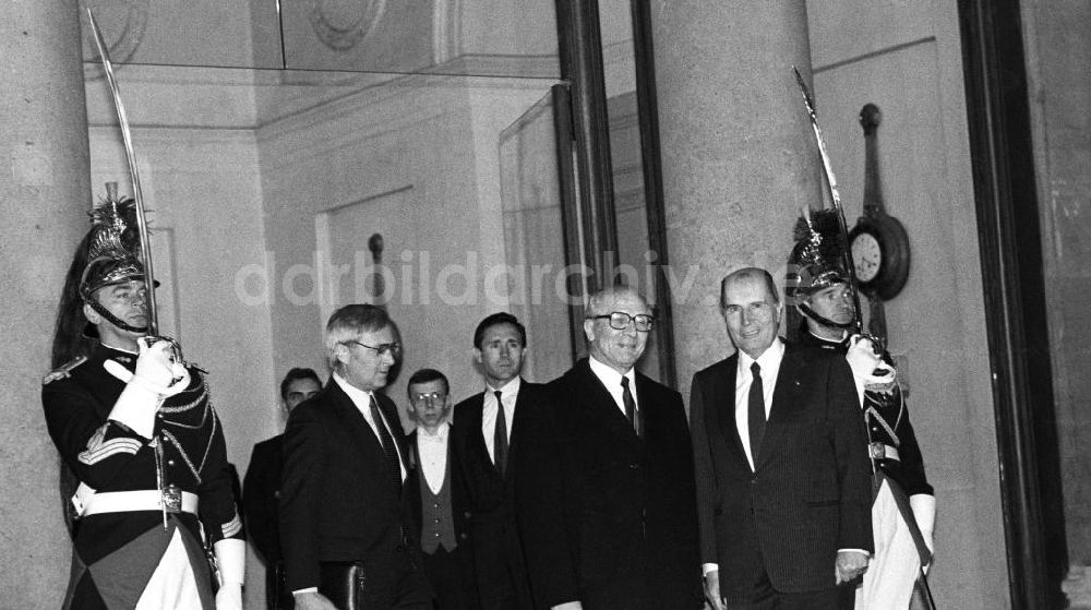DDR-Bildarchiv: Paris - Erich Honecker beim Staatsbesuch in Frankreich-Paris