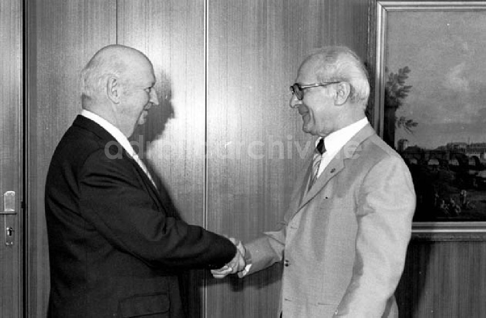Berlin: 19.06.1986 Erich Honecker überreichte den Karl-Marx Orden an Vol