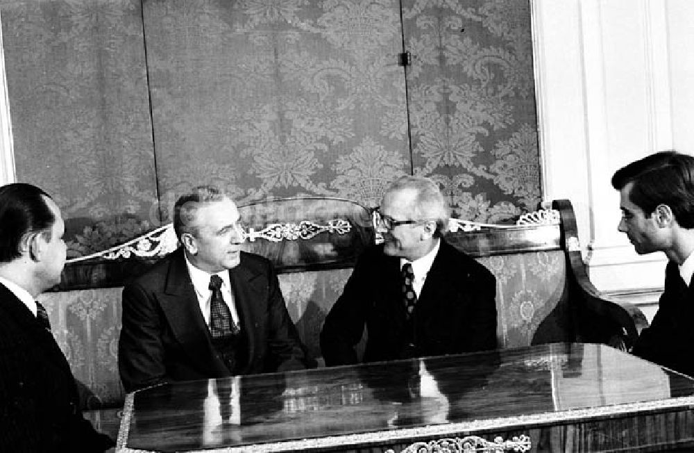 DDR-Fotoarchiv: Warschau (Polen) - Erich Honecker zu Besuch in Polen Umschlagnr.: 563 Foto: Lange