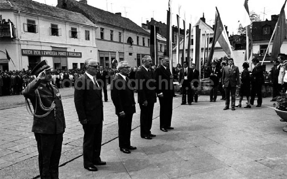 Warschau (Polen): Erich Honecker zu Besuch in Polen Umschlagnr.: 563 Foto: Lange