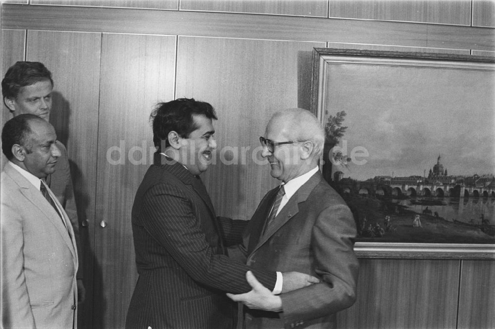 DDR-Fotoarchiv: Berlin - Erich Honecker empfängt Dr. Hassan Ahmed al Salami im ZK der SED in Berlin, der ehemaligen Hauptstadt der DDR, Deutsche Demokratische Republik