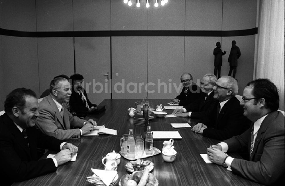 DDR-Fotoarchiv: Berlin - Erich Honecker empfing israelische Abordnung unter Leitung von Towfiq Toubi. (352)