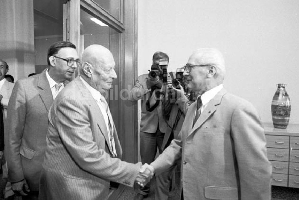 Berlin: 02.07.1986 Erich Honecker empfing im ZK die Präsidenten der Akad