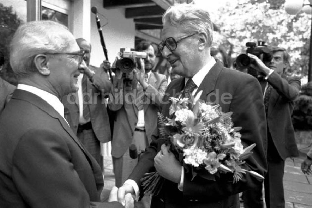 Berlin: 28.05.1986 Erich Honecker trifft sich mit Hans-Jochen Vogel im J
