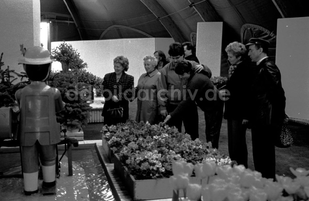 Berlin-Marzahn: Eröffnung der Berliner Gartenschau im Park von Marzahn 19.04.89 Foto: Grahn Umschlagnummer: 0450
