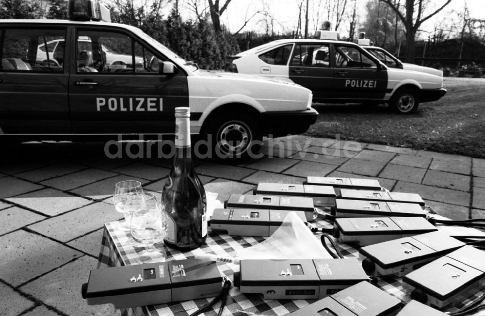 DDR-Bildarchiv: - Erste Polizeiautos im Land Brandenburg übergeben Umschlagnummer: 7231