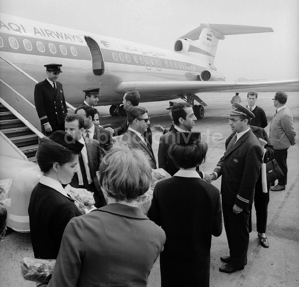 Schönefeld: Erstflug mit der Trident 1E YI-AEA der Fluggesellschaft Iraqi Airways auf der Linie Bagdad - Berlin in Schönefeld in Brandenburg in der DDR