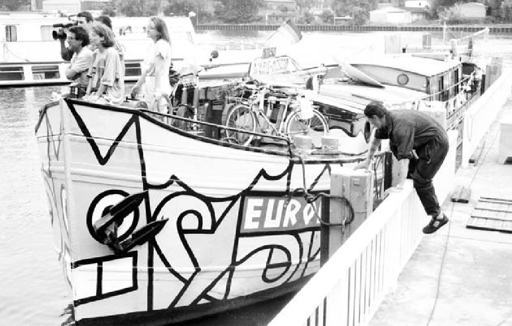 DDR-Fotoarchiv: Berlin - Europa-Odyssee auf der Spree/Treptower Park 23.07.1992