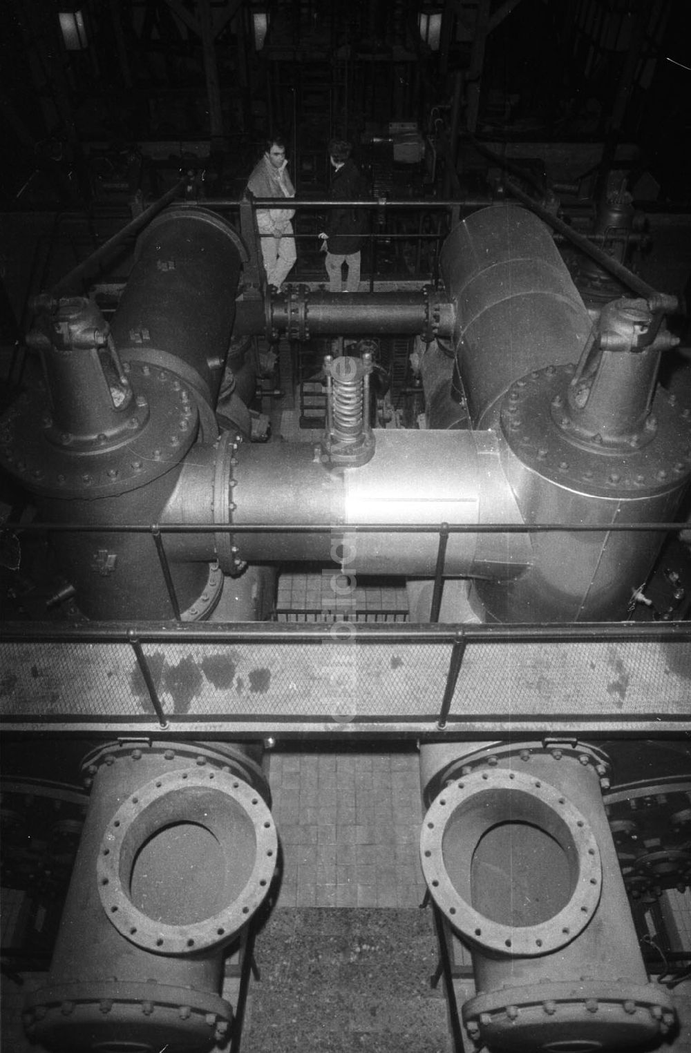 DDR-Bildarchiv: unbekannt - Europas größte Dampfmaschine Im Museum Tobrashammer Foto: Grahn Umschlag:1463