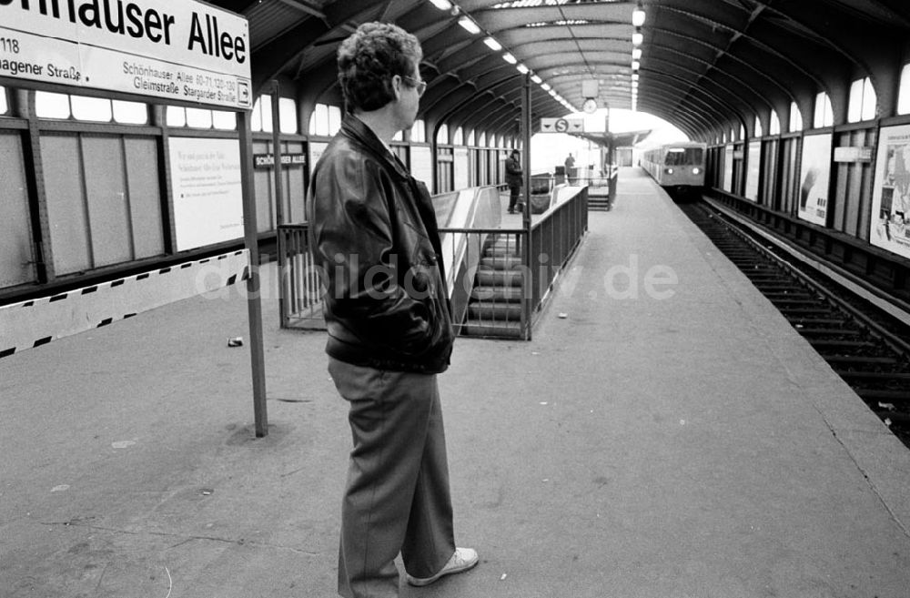 Berlin-Prenzlauer Berg: Ex-Stasi U-Bahnfahrer gekündigt 01.12.92 Foto: ND/Lange Umschlagnummer: 1223