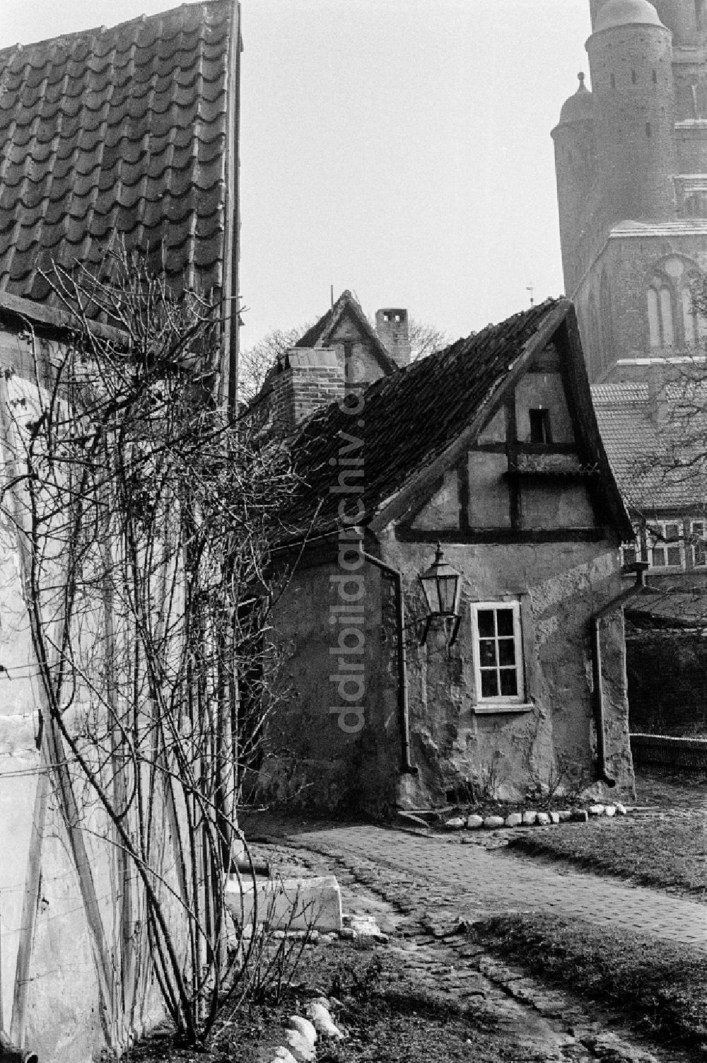 DDR-Fotoarchiv: Greifswald - Fachwerk- Hausfassade in Greifswald in der DDR