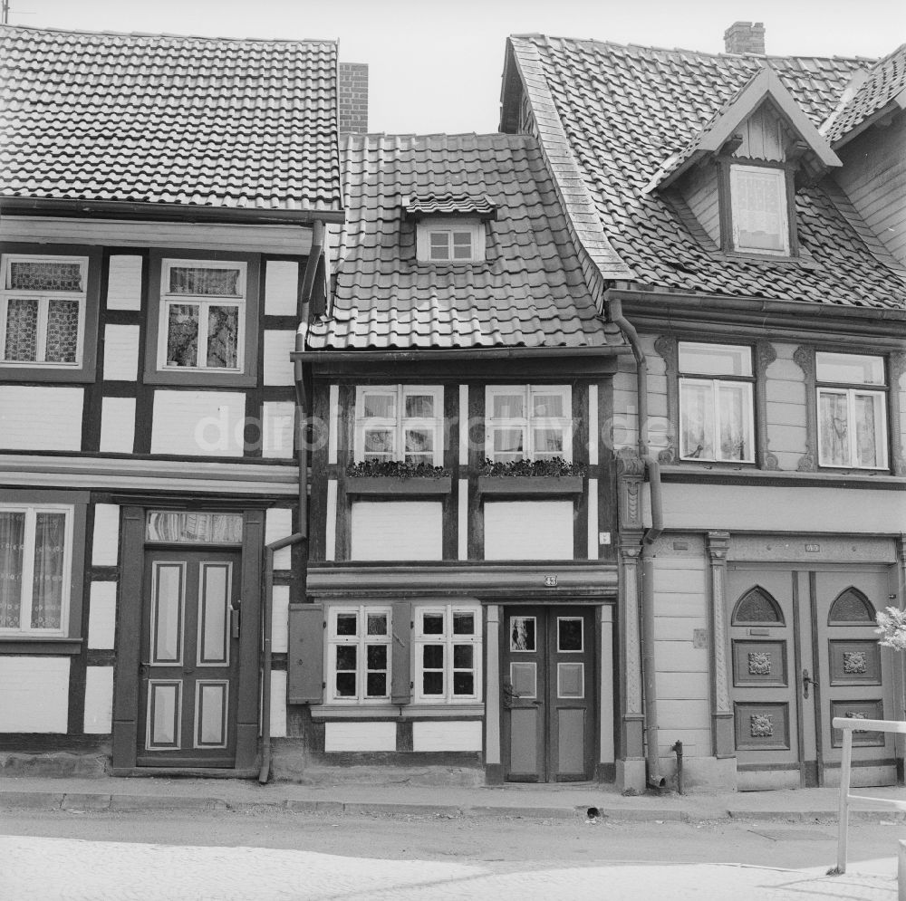 DDR-Bildarchiv: Wernigerode - Fachwerkhäuser in Wernigerode im Bundesland Sachsen-Anhalt auf dem Gebiet der ehemaligen DDR, Deutsche Demokratische Republik