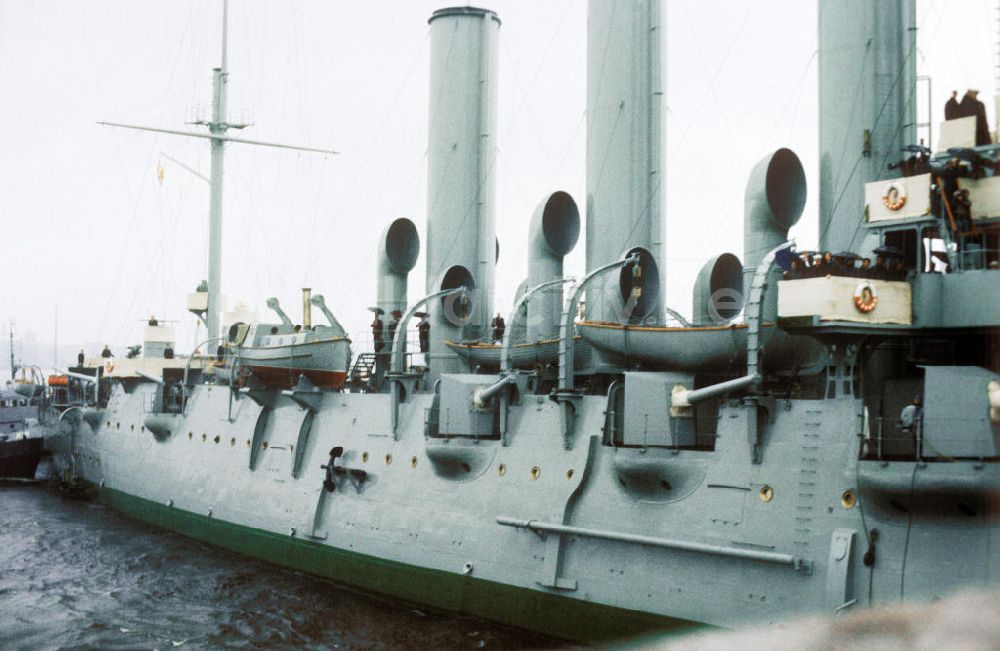 DDR-Fotoarchiv: Leningrad - Fahrendes Museumsschiff Aurora in Leningrad / Sankt Petersburg