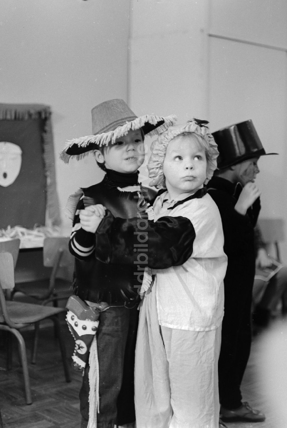 DDR-Bildarchiv: Berlin - Fasching im Kindergarten in Berlin