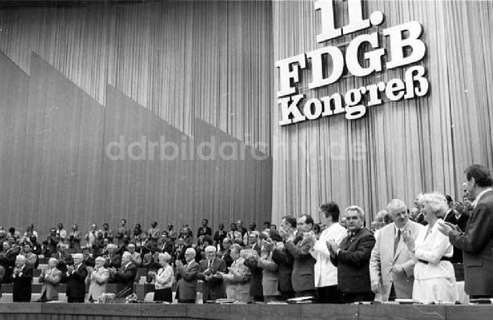 DDR-Bildarchiv: Berlin - 11. FDGB-Kongress Abschluss Berlin Foto: Schmidtke
