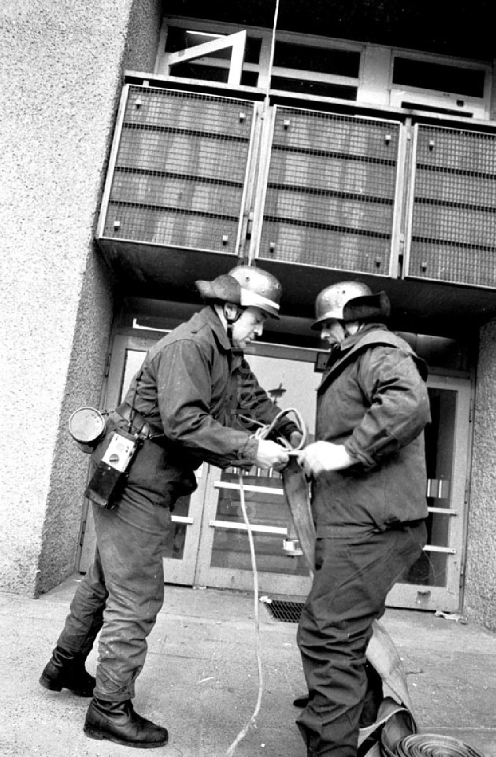 Berlin: Februar 1973 Übung der Feuerwehr im Fischerkitz.