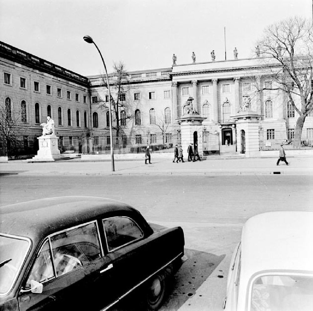 DDR-Fotoarchiv: Berlin - Februar 1966 Humboldt-Universität Foto: Schönfeld