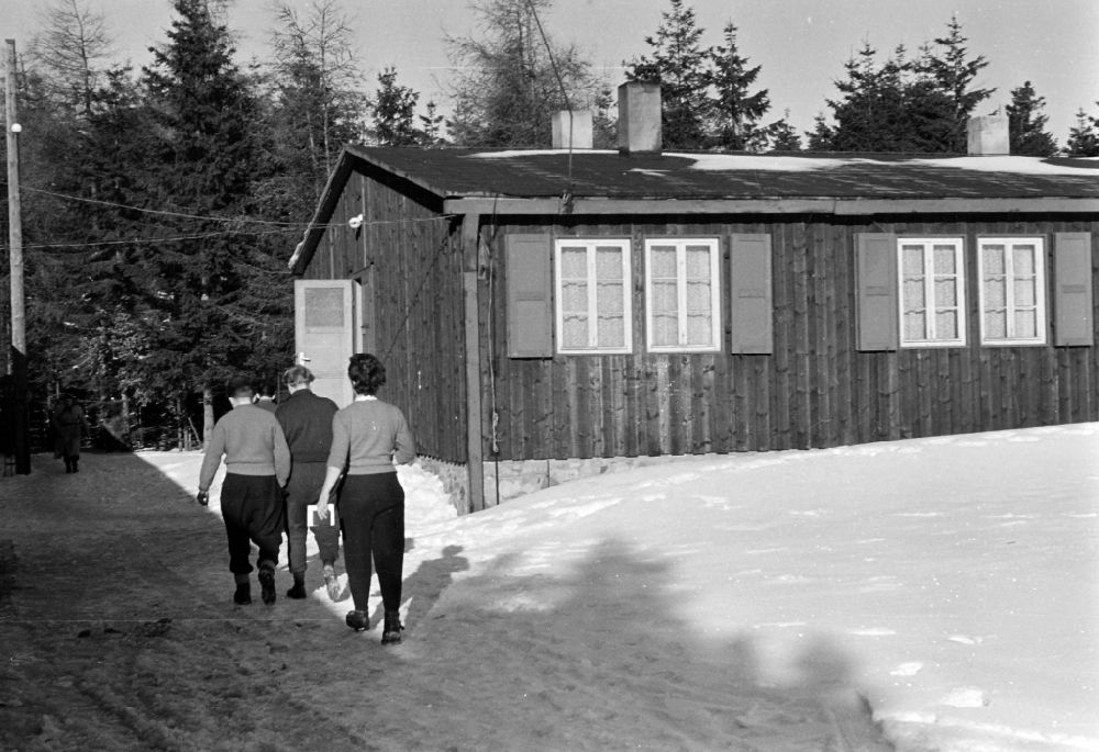DDR-Fotoarchiv: Altenberg - Ferienlagerbetrieb mit Schülern und Jugendlichen in Altenberg in der DDR