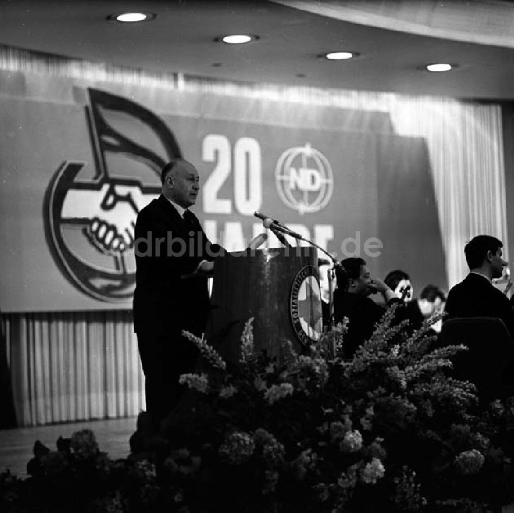 DDR-Bildarchiv: Berlin - Festempfang zum 20. Jahrestag des Neuen Deutschland (Festansprache Albert Norden) Foto: Murza / Schönfeld