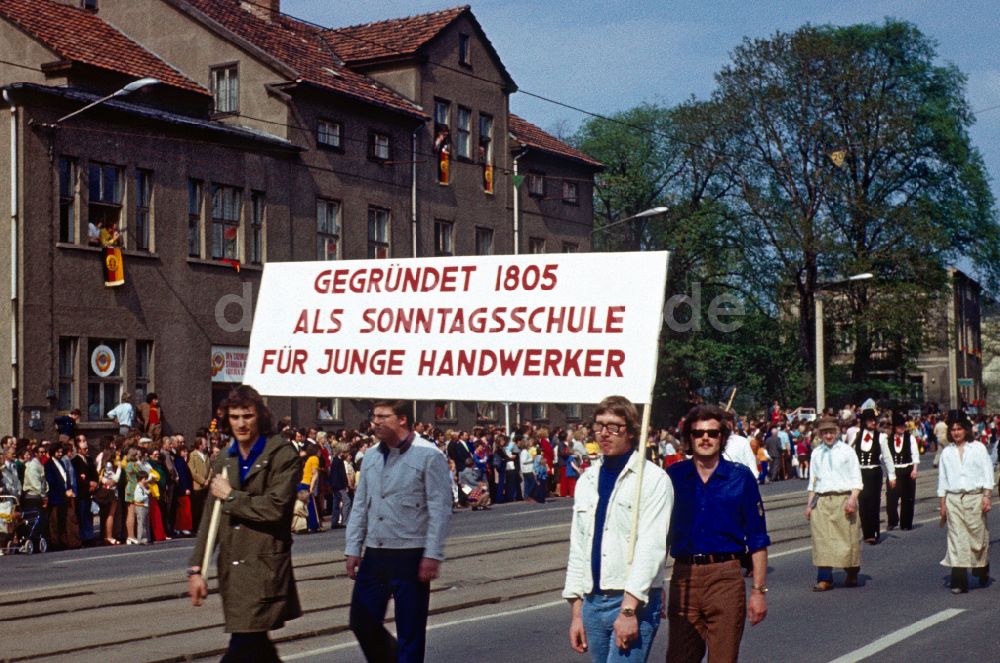 DDR-Bildarchiv: Gotha - Festumzug zur 1200-Jahr-Feier der Stadt Gotha in Gotha in Thüringen in der DDR
