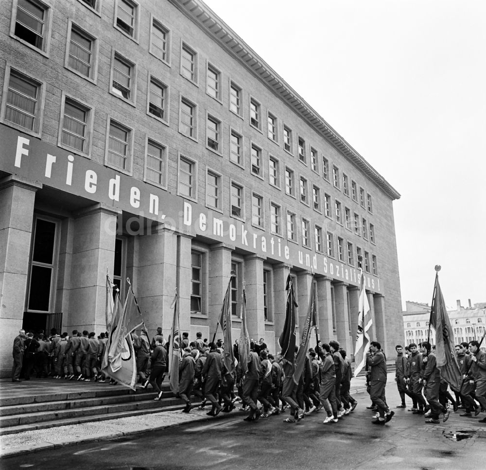 DDR-Bildarchiv: Berlin - Festveranbstaltung zum 20