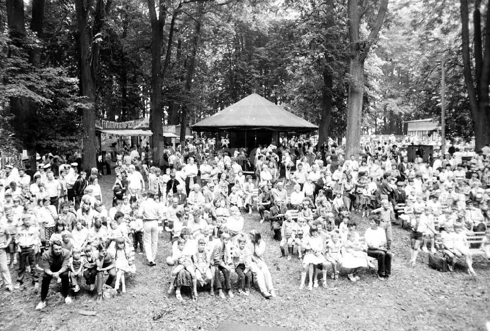 Wolgast: Festveranstaltung zum 25. Tierparkfest in Wolgast in der DDR