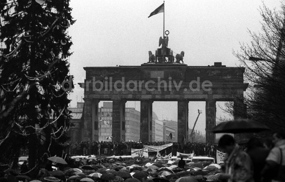 Berlin: Öffnung Brandenburger Tor in Berlin
