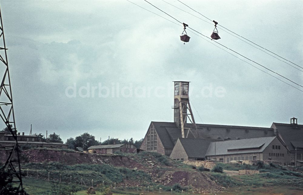 DDR-Fotoarchiv: Annaberg-Buchholz - Förderturm und Bergwerk zur Urangewinnung der SDAG Wismut in Annaberg-Buchholz in der DDR