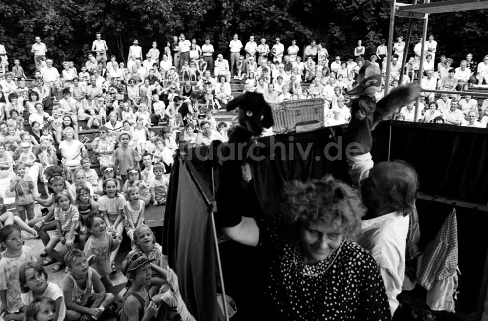 DDR-Fotoarchiv: Berlin-Straußberg - Friedensfest in Strausberg 30.08.92 Foto: ND/Lange Umschlagnummer: 1124