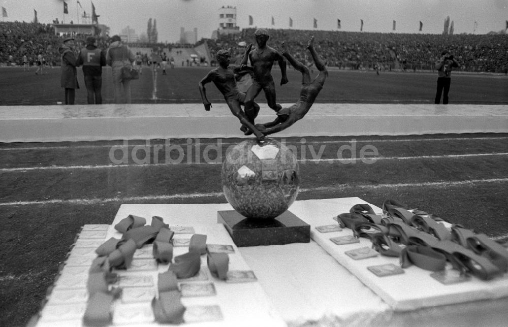 DDR-Bildarchiv: Berlin - Fußballspiel BFC Dynamo im Stadion der Weltjugend in Berlin in der DDR