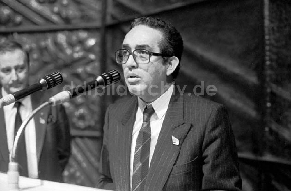 DDR-Fotoarchiv: Schwedt/Oder - 19.04.1986 Gastredner zum 11. Parteitag im Kulturhaus - Schwedt/