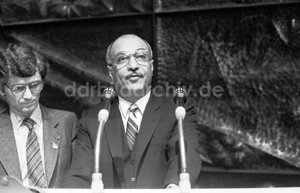 DDR-Fotoarchiv: Schwedt/Oder - 19.04.1986 Gastredner zum 11. Parteitag im Kulturhaus - Schwedt/