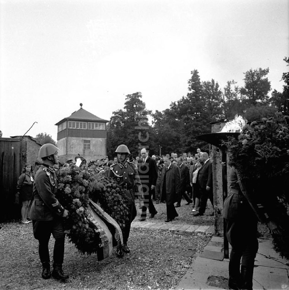 DDR-Fotoarchiv: Buchenwald - Gedenkfeier 25 Jahre Ermordung von Ernst Thälmann