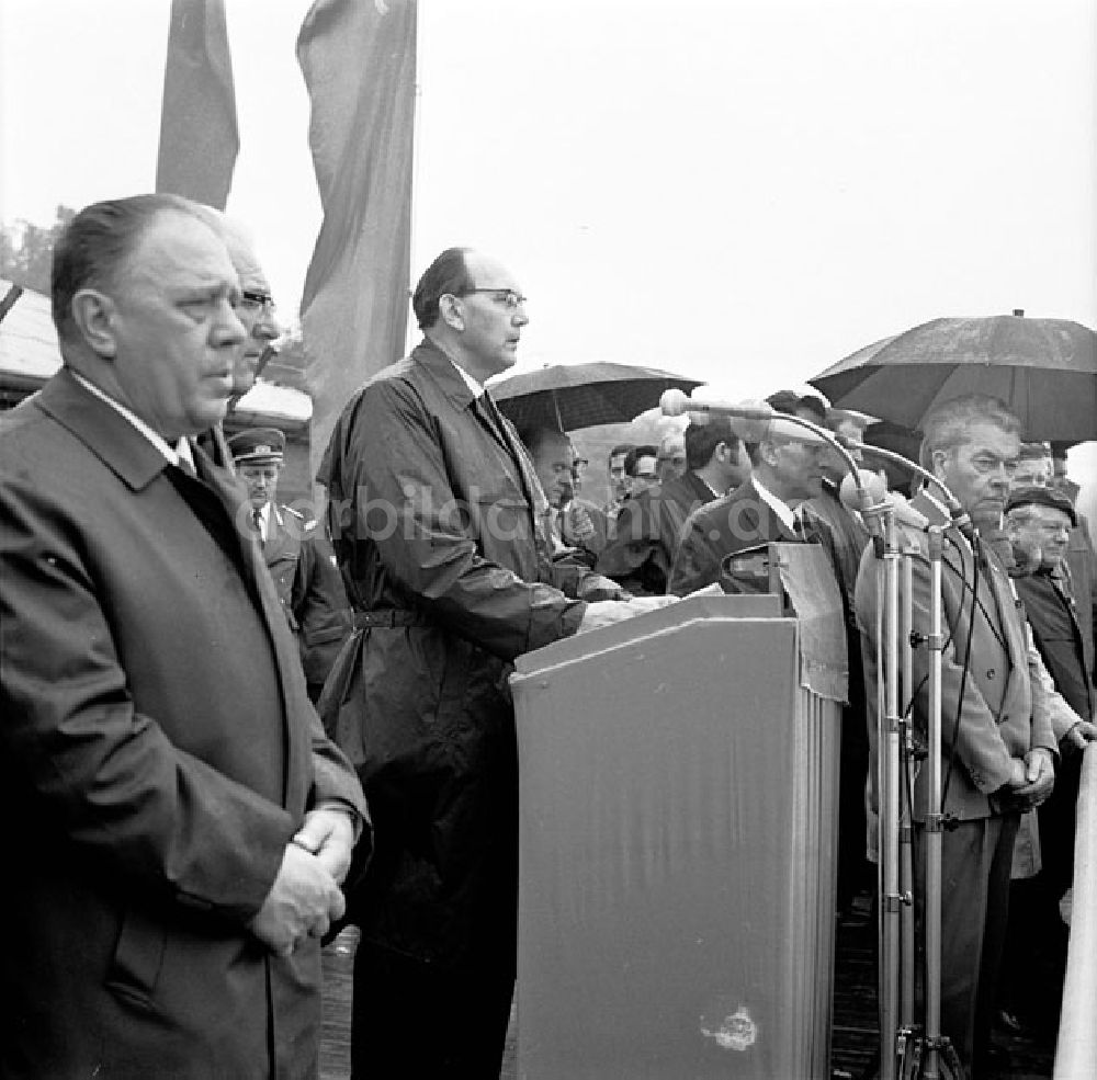 Buchenwald: Gedenkfeier 25 Jahre Ermordung von Ernst Thälmann