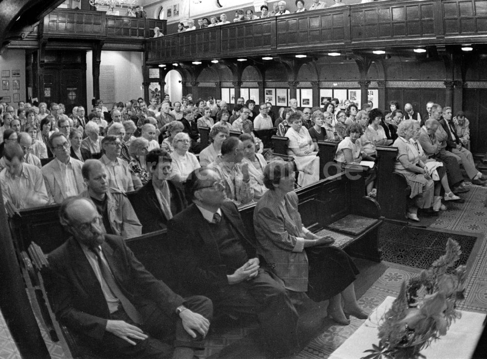 Potsdam: Gedenkfeier des 40. Jahrestages des 20. Juli 1944 in der Kirche zu Bornstedt in Potsdam in der DDR