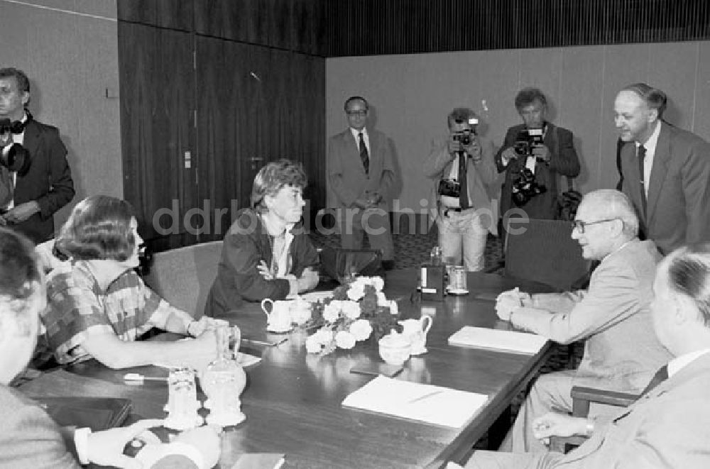 DDR-Fotoarchiv: Berlin - 19.06.1986 Generalsekretär Erich Honecker gab für schwedische Jp