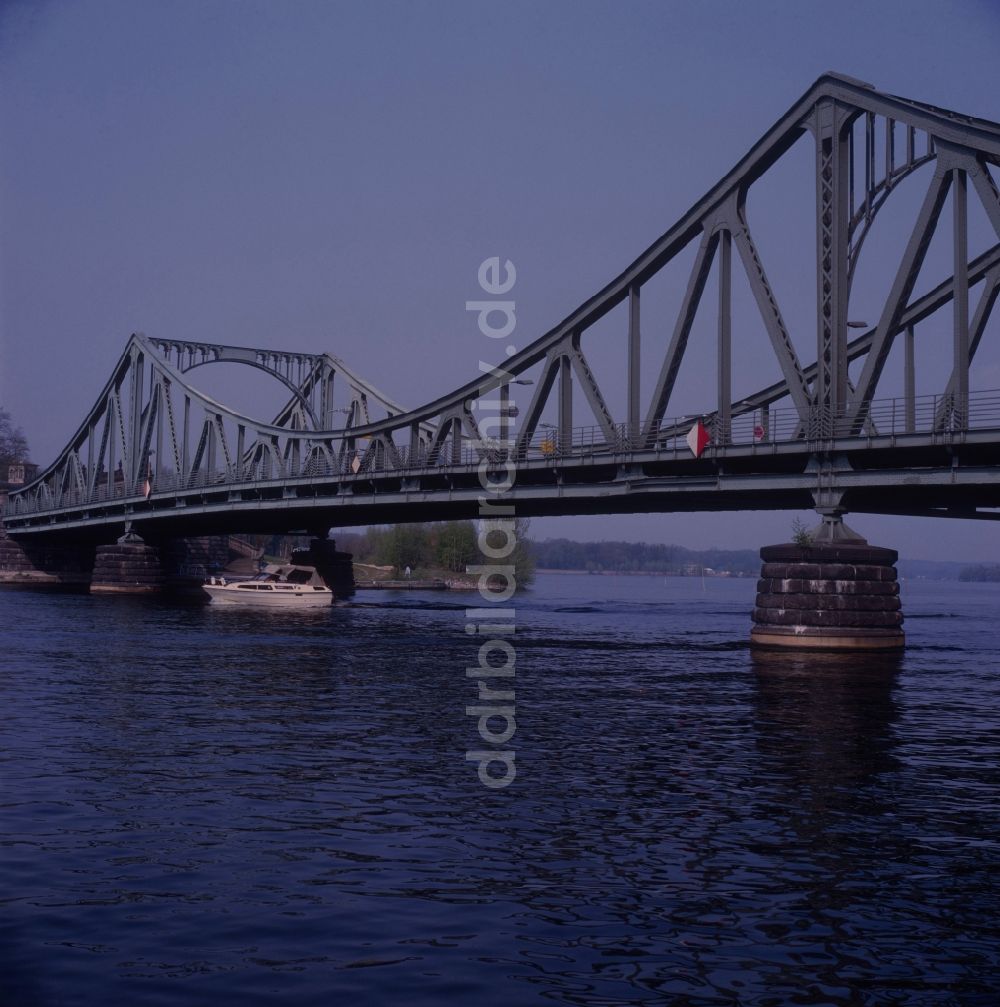 DDR-Bildarchiv: Potsdam - Glienicker Brücke in Potsdam in Brandenburg
