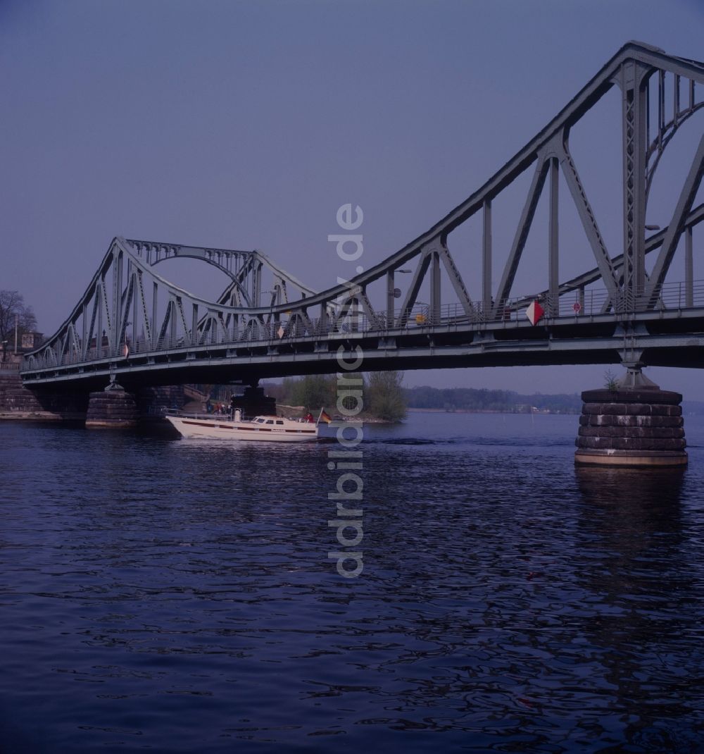 DDR-Fotoarchiv: Potsdam - Glienicker Brücke in Potsdam in Brandenburg