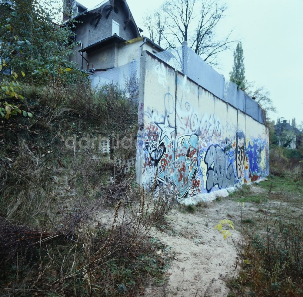 DDR-Bildarchiv: Potsdam - Grenzsicherungsanlagen an der Virchowstraße zum Ufer des Griebnitzsee im Ortsteil Babelsberg in Potsdam in Brandenburg in der DDR