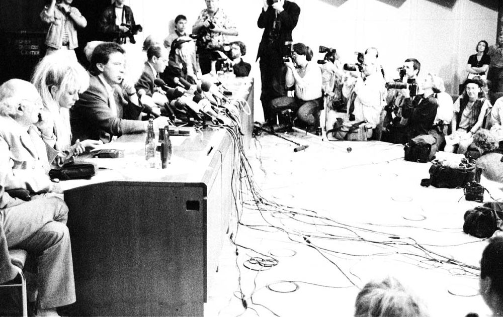 DDR-Fotoarchiv: Berlin - Gründungsaufruf, Komitee für Gerechtigkeit 1992