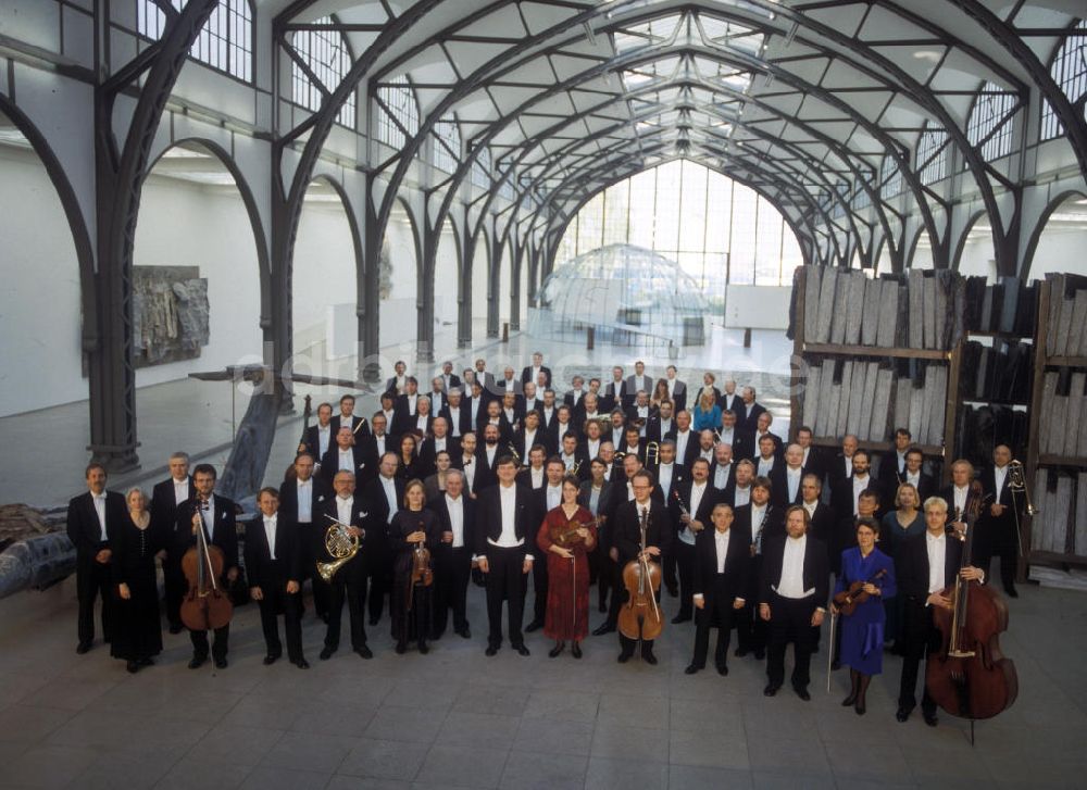 Berlin: Gruppenbiild Orchester Deutsche Oper