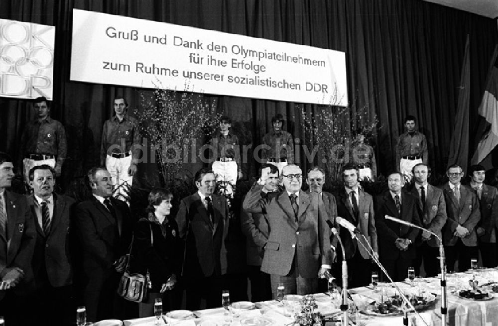 DDR-Fotoarchiv: Berlin - Gruß und Dank an die Olympiasieger 1980
