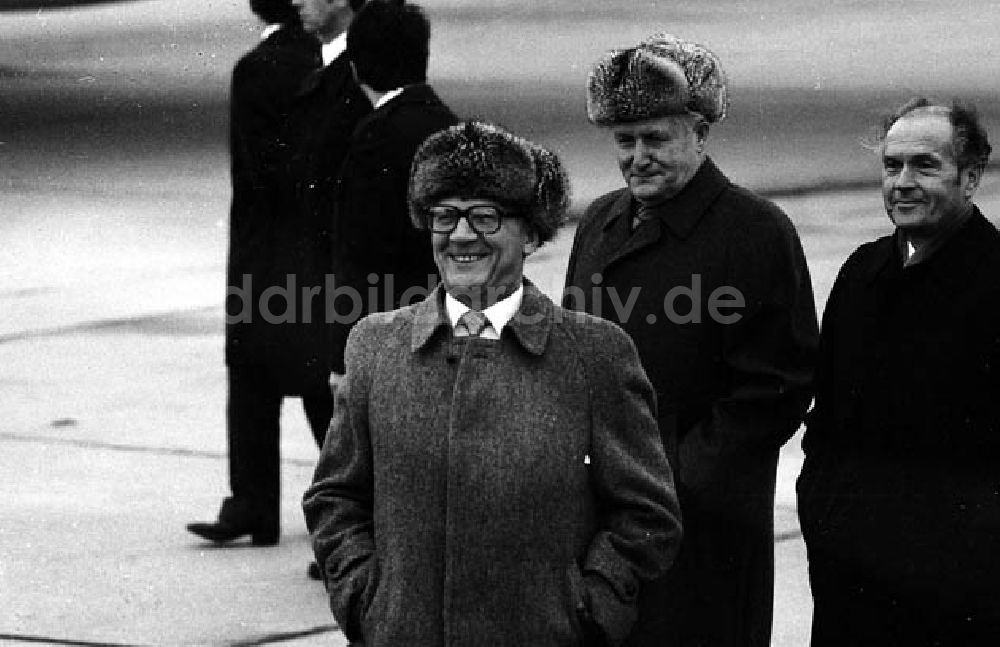 DDR-Bildarchiv: Schönefeld - Helmut Schmidt Besuch DDR 1981