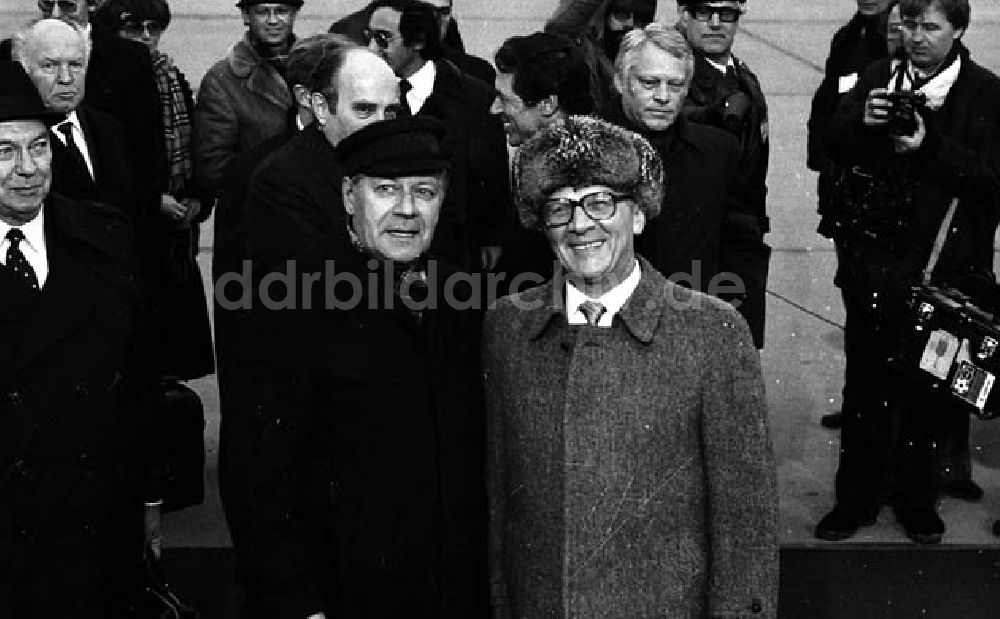 DDR-Bildarchiv: Schönefeld - Helmut Schmidt Besuch DDR 1981