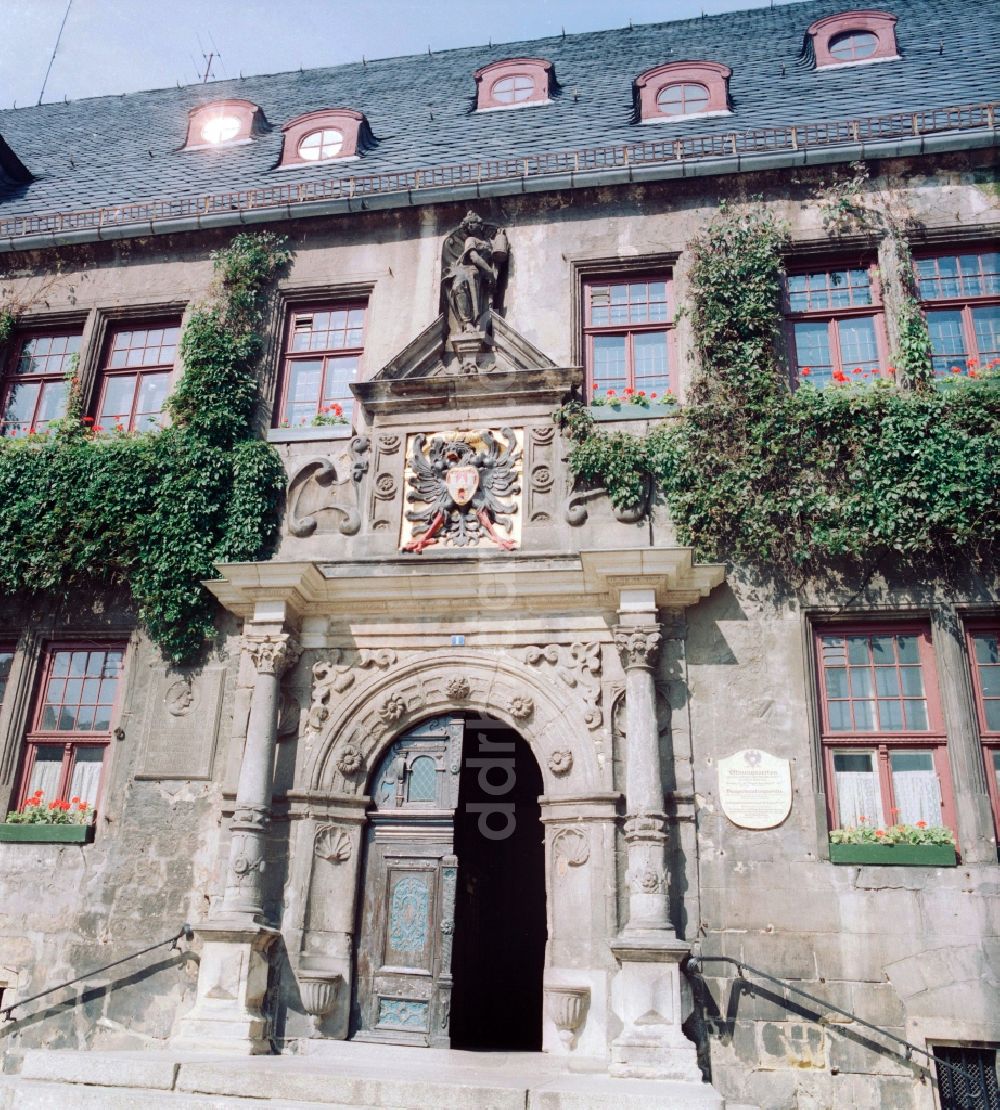 Quedlinburg: Historisches Rathaus in der Altstadt von Quedlinburg in Sachsen-Anhalt in der DDR