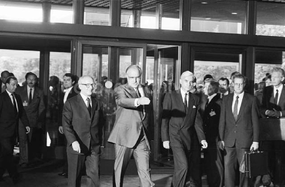 DDR-Fotoarchiv: Bonn - Honecker-Besuch in Bonn
